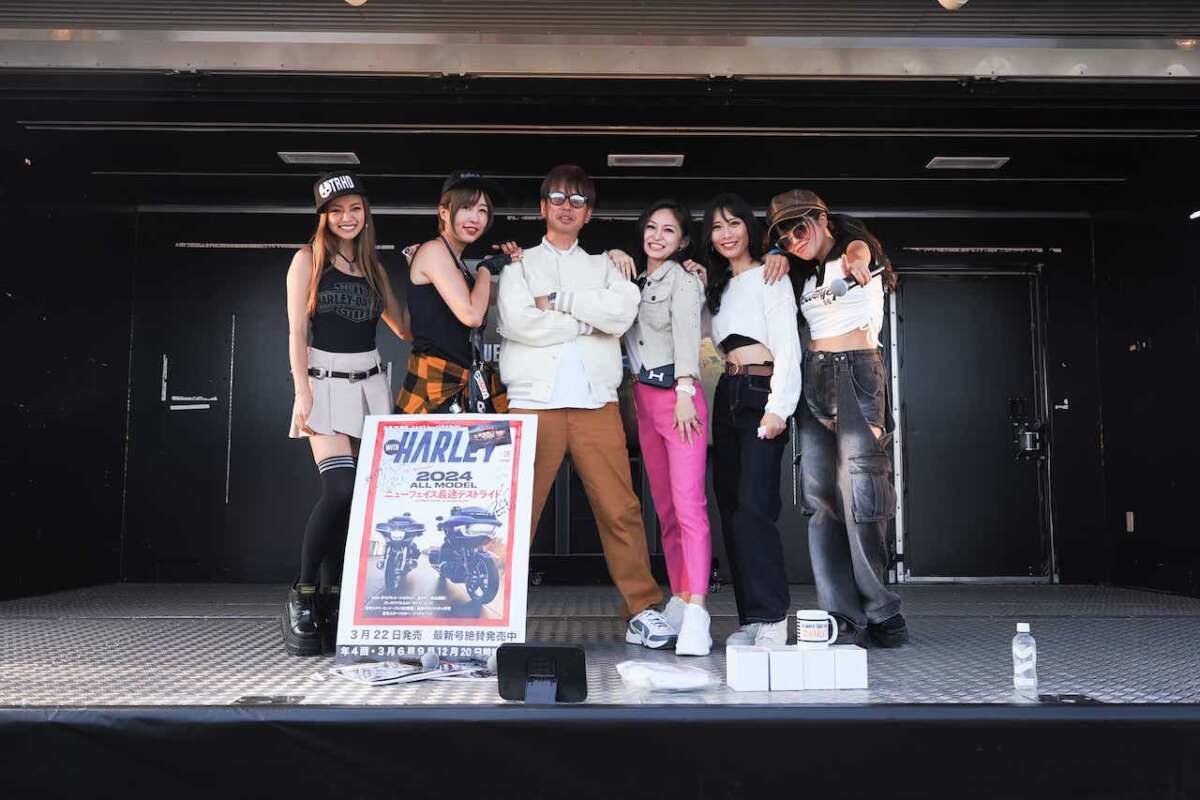 横浜で開催のブルスカに1万1000人が来場! バイク女子たちも大活躍!! - ForR