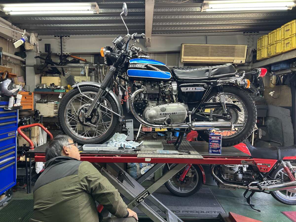 W1＆吊りカブのガレージ時間と東武特急りょうもう号の至福のひととき