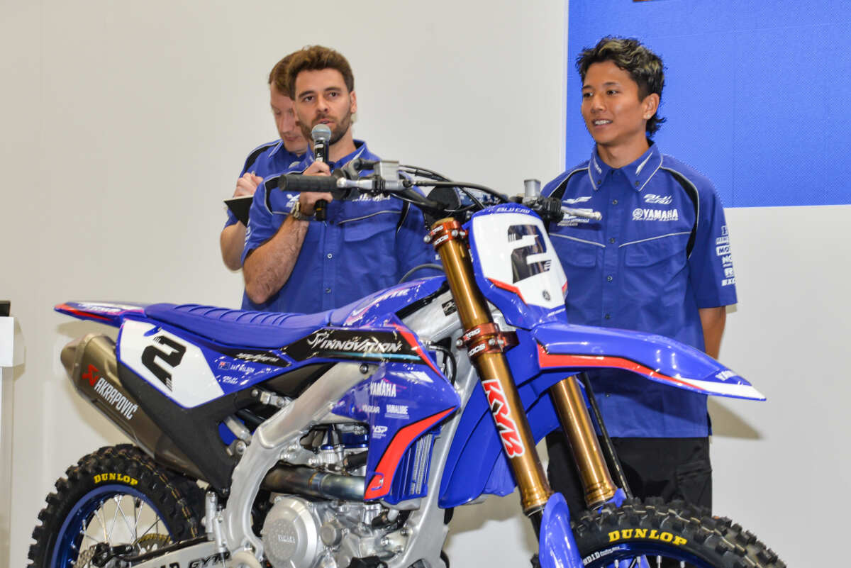 絶対王者・中須賀選手が今季限りで引退を発表! V4エンジンYZR-M1も展示