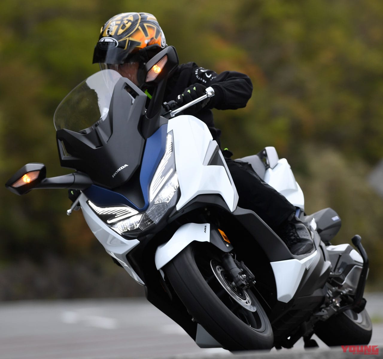 ホンダ フォルツァ試乗インプレッション【優秀な操縦安定性を継承。これぞ正常進化の極み】 - ForR