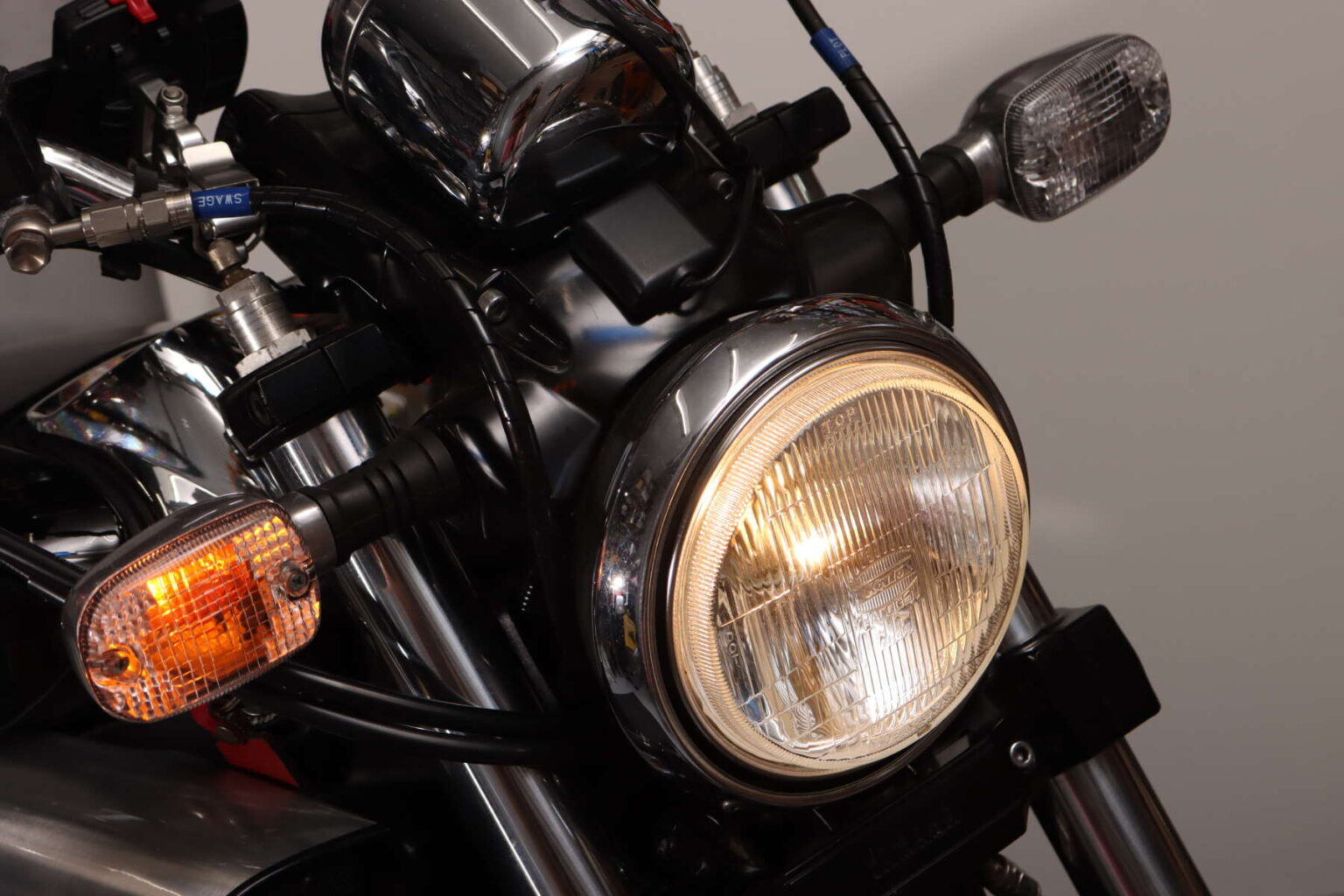 自分で交換できる バイクのh4ヘッドライトバルブの交換手順を解説 Forr