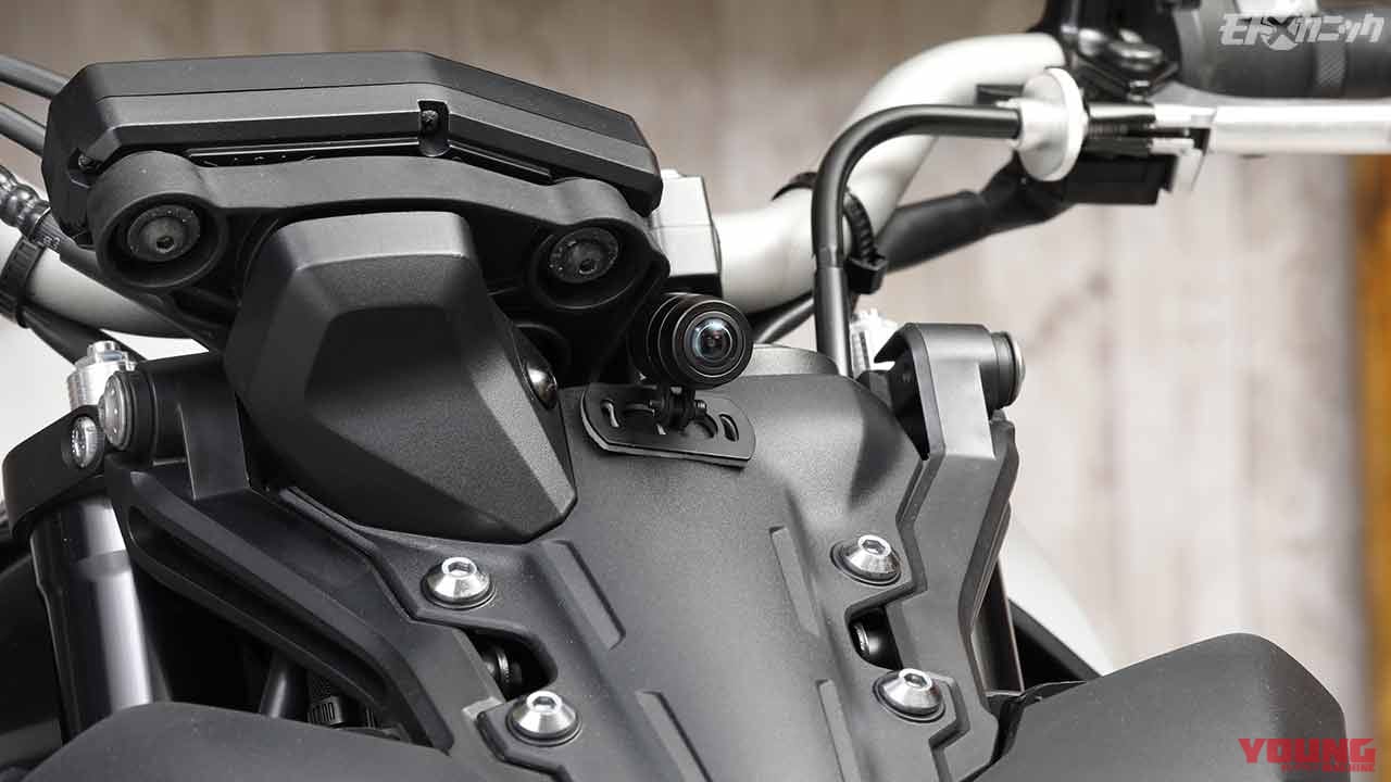 万が一の事態に備える、自動車保険会社と連動したドライブレコーダー〈レッドバロン〉 ForR 万が一の事態に備える、自動車保険会社と連動したドライブレコーダー〈レッドバロン〉 ForR