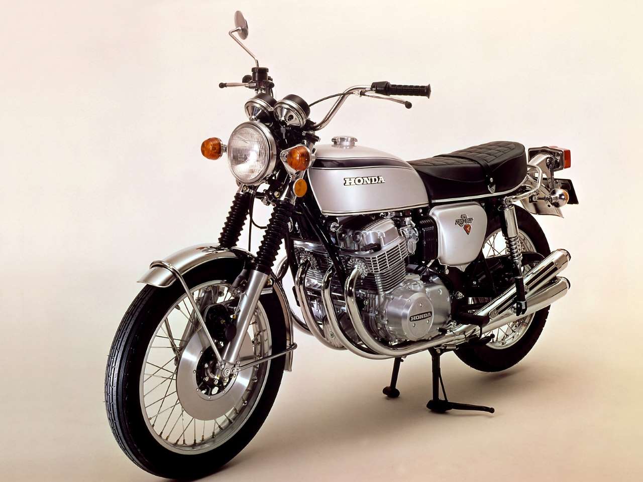 ホンダ CB750Four シリンダーヘッドカバー - パーツ