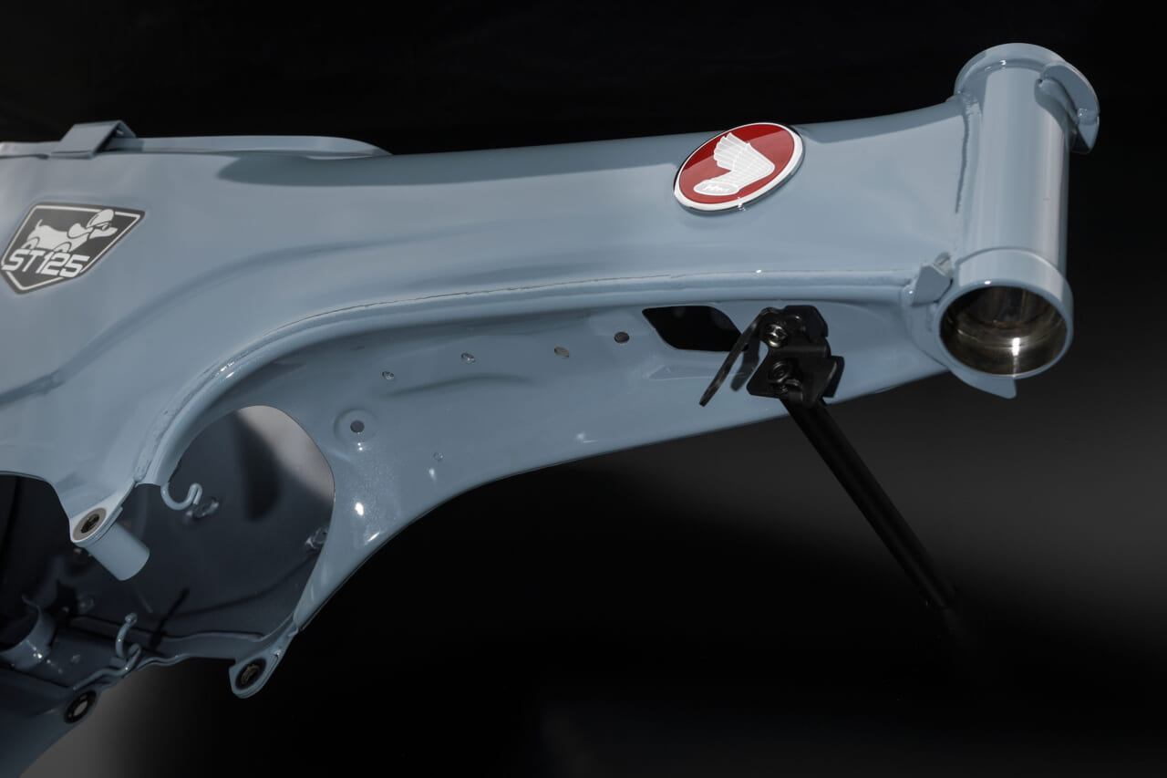 マニア垂涎!】ホンダ ダックス125 魅惑の鋼板フレームを全方位