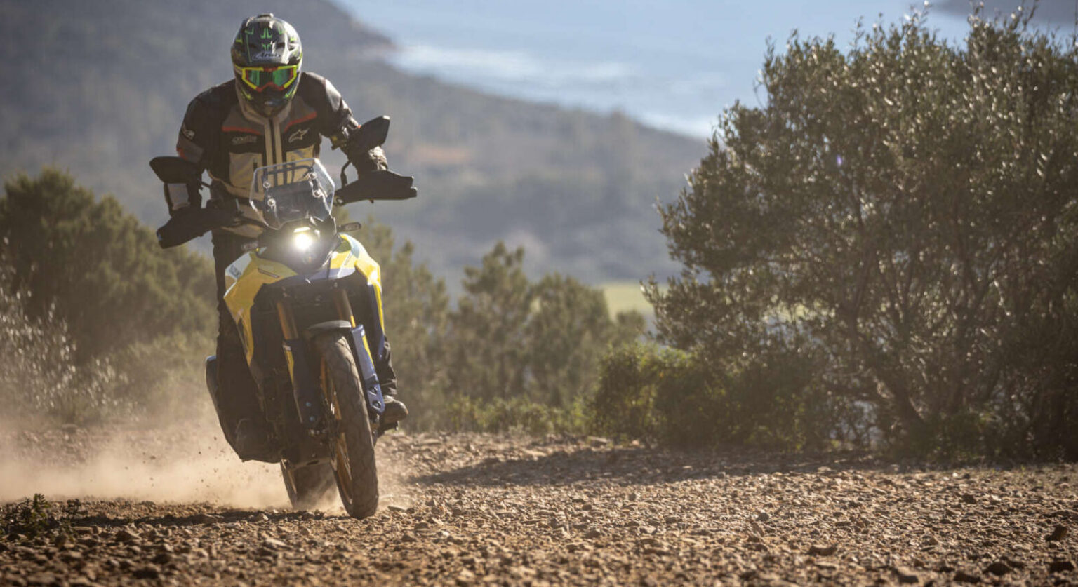 SUZUKI_Vstorm800DE_WORLDWIDE-PRESS-TEST-RIDE