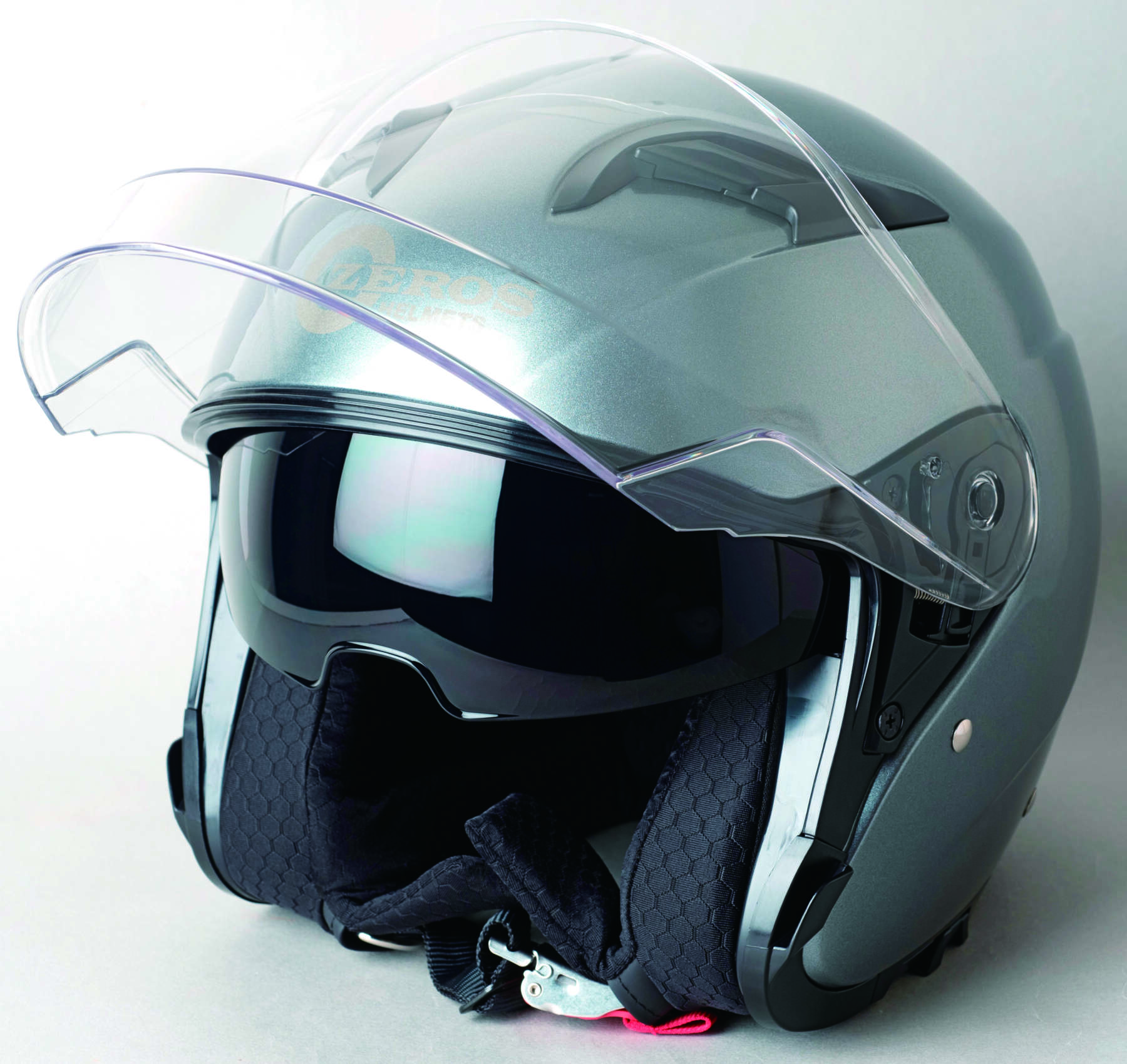 レッドバロンのオリジナルヘルメットがフルモデルチェンジ！ ROM