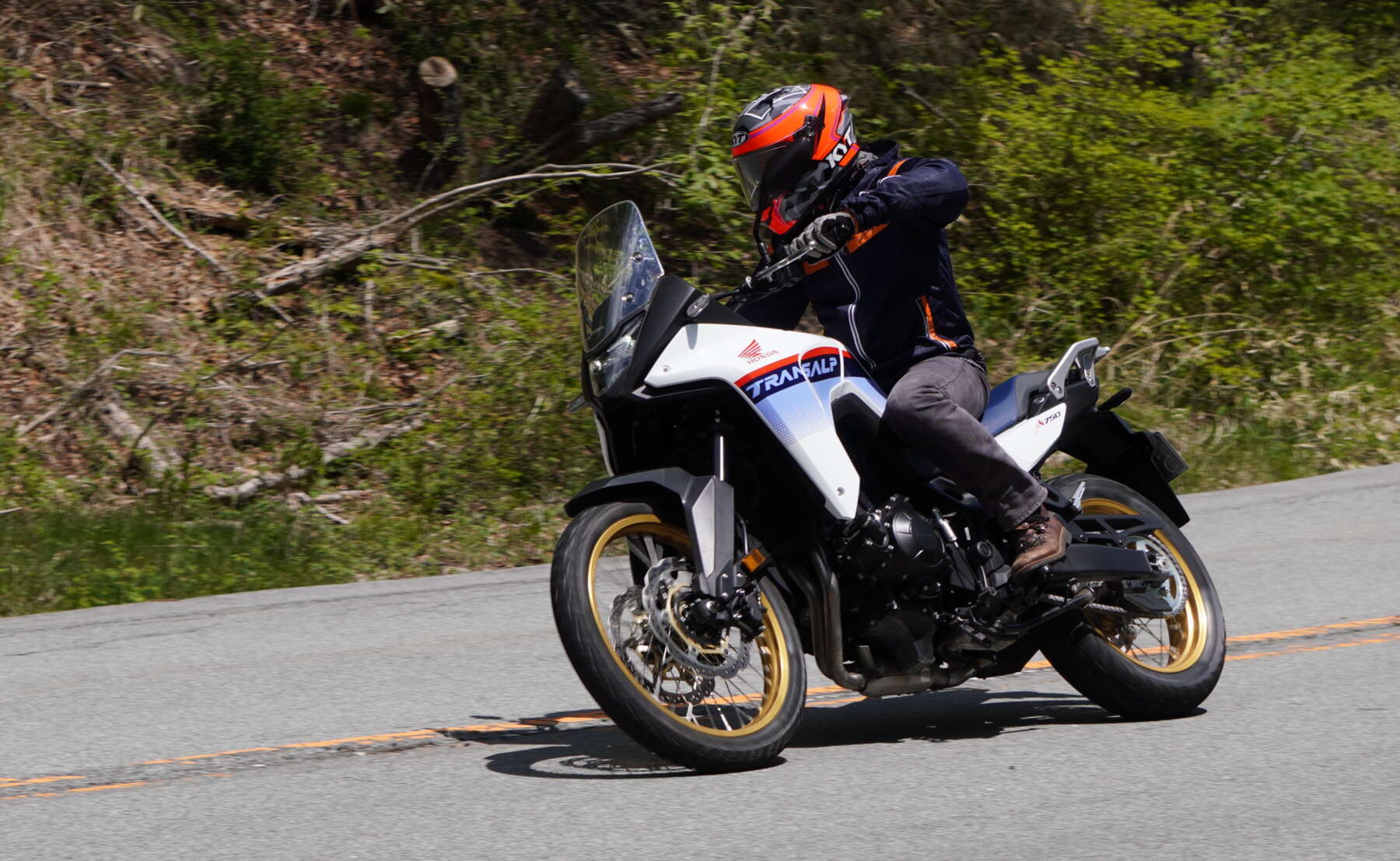 裏山からアルプスまで！ 使い勝手のいいアドベンチャーバイク・XL750