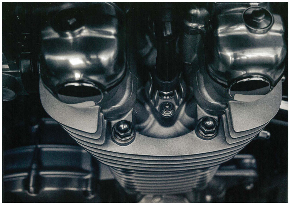 CB1100エンジン写真