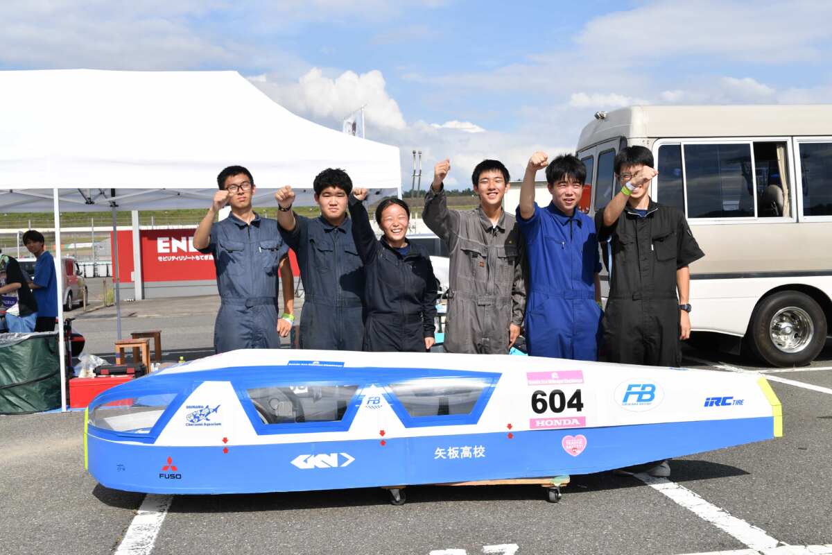 タンデム走行する2人乗りクラスは「栃木県立矢板高等学校 C」がウイナー。　画像：ホンダモーターサイクルジャパン提供