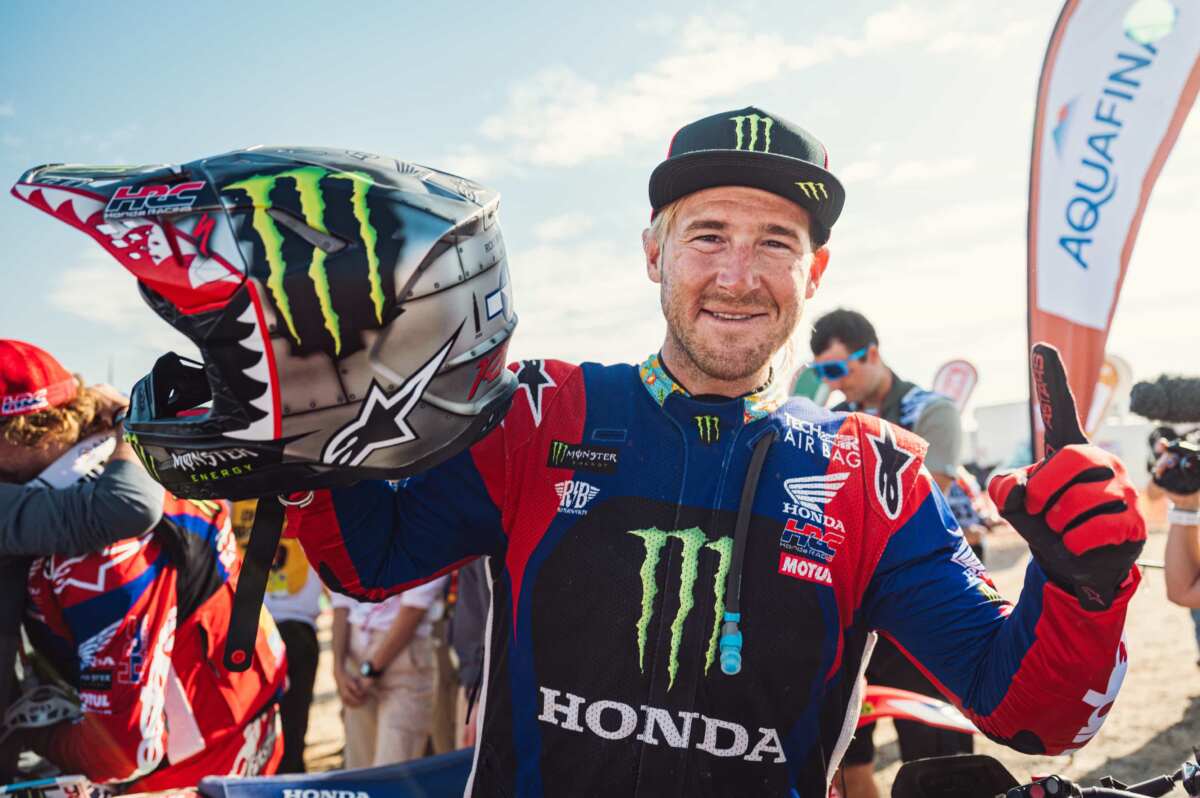 2020年以来自身2度目となる二輪車部門の総合優勝を果たしたリッキー・ブラベック選手（Monster Energy Honda Team ）　画像提供：ホンダ