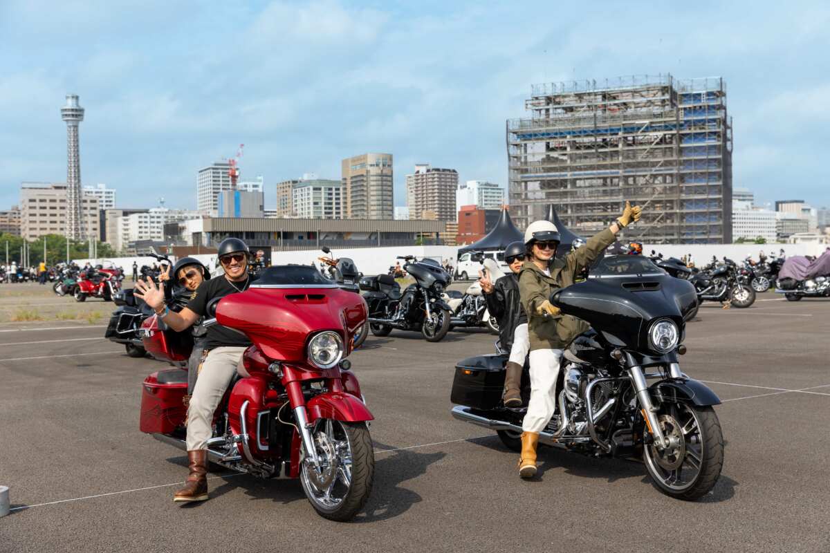 大きな車体で重量級のハーレーツーリングモデルを乗りこなす女性ライダーは、イベントでも憧憬の眼差しを受ける。画像提供　HARLEYDAVIDSON JAPAN