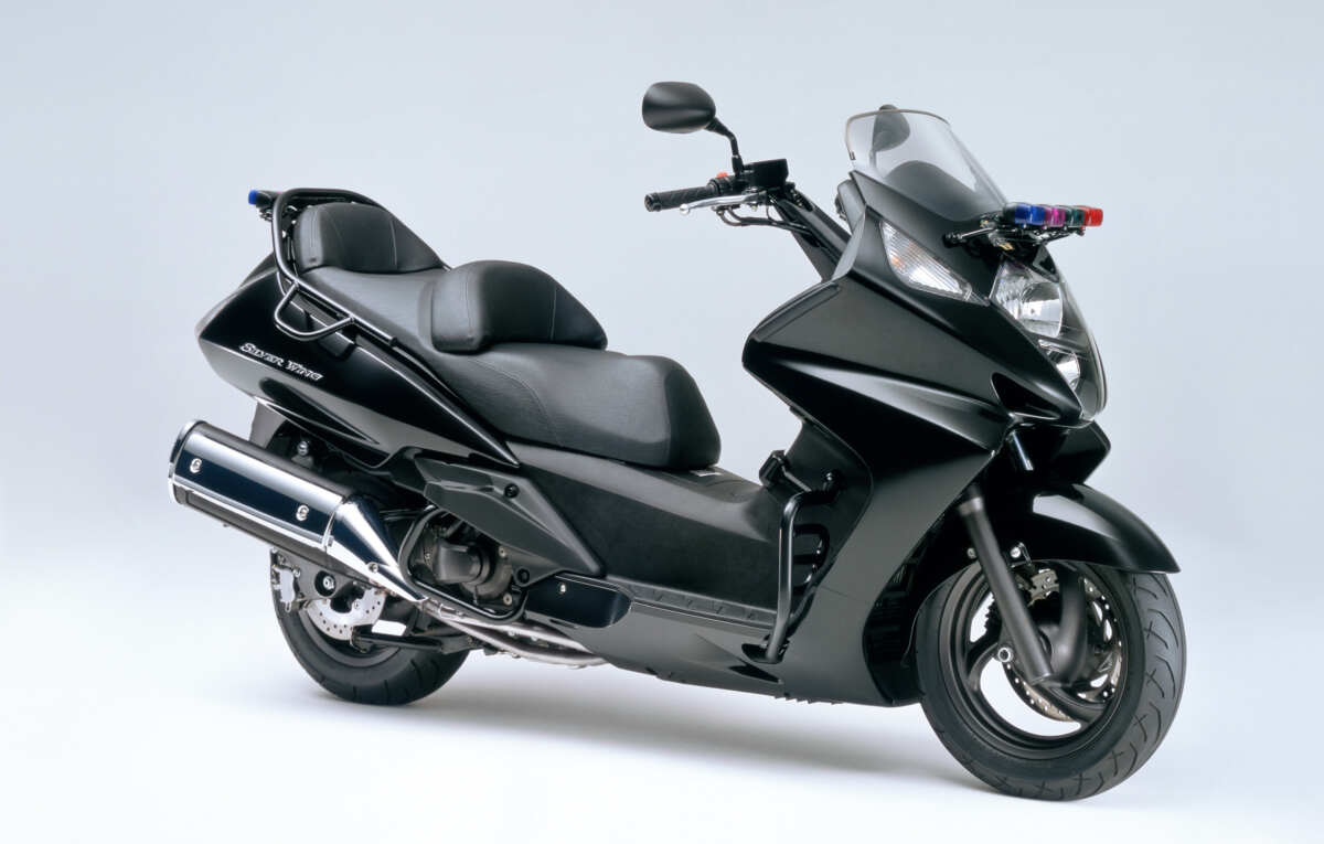 ホンダ「シルバーウイング400 教習車仕様」／2005年　画像提供：ホンダモーターサイクルジャパン