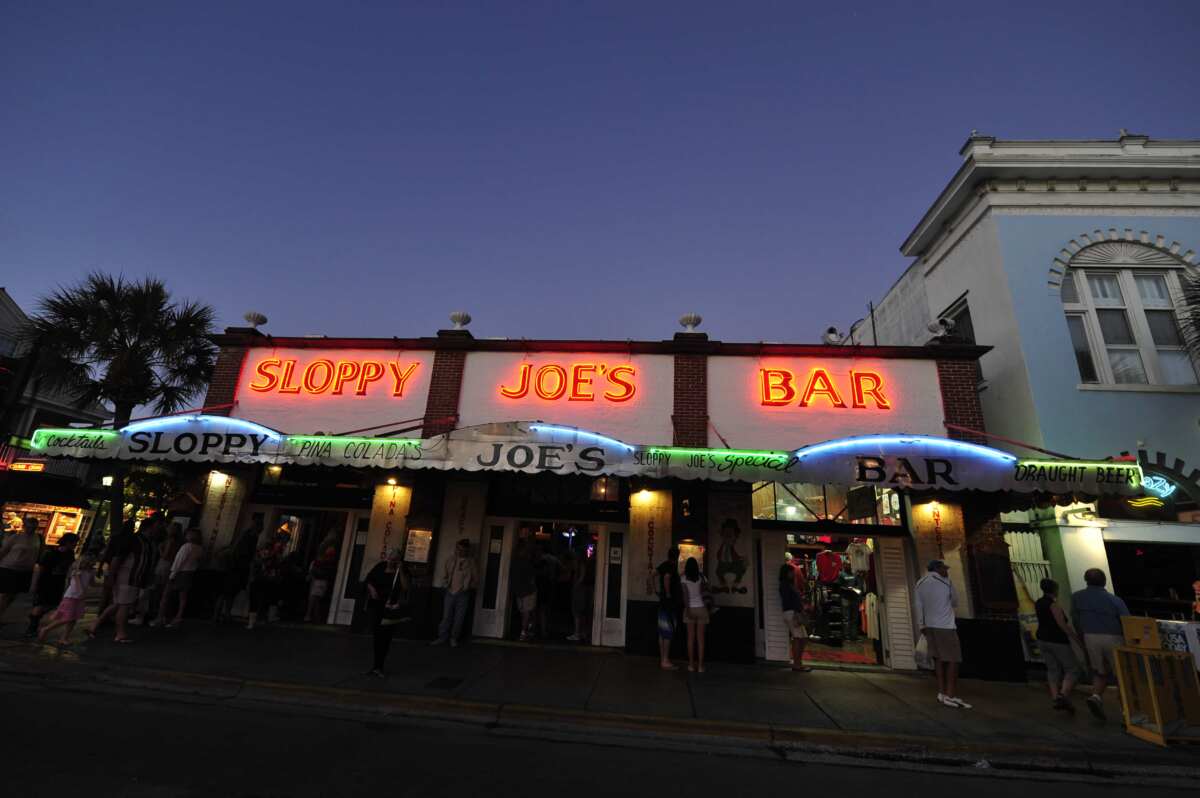 アメリカ本土の最南端の街キーウエストは、文豪へミングウエイがこよなく愛した。Sloppy Joe's Bar は行きつけのバーとして知られる。画像提供　ハーレーダビッドソンジャパン（磯部孝夫）