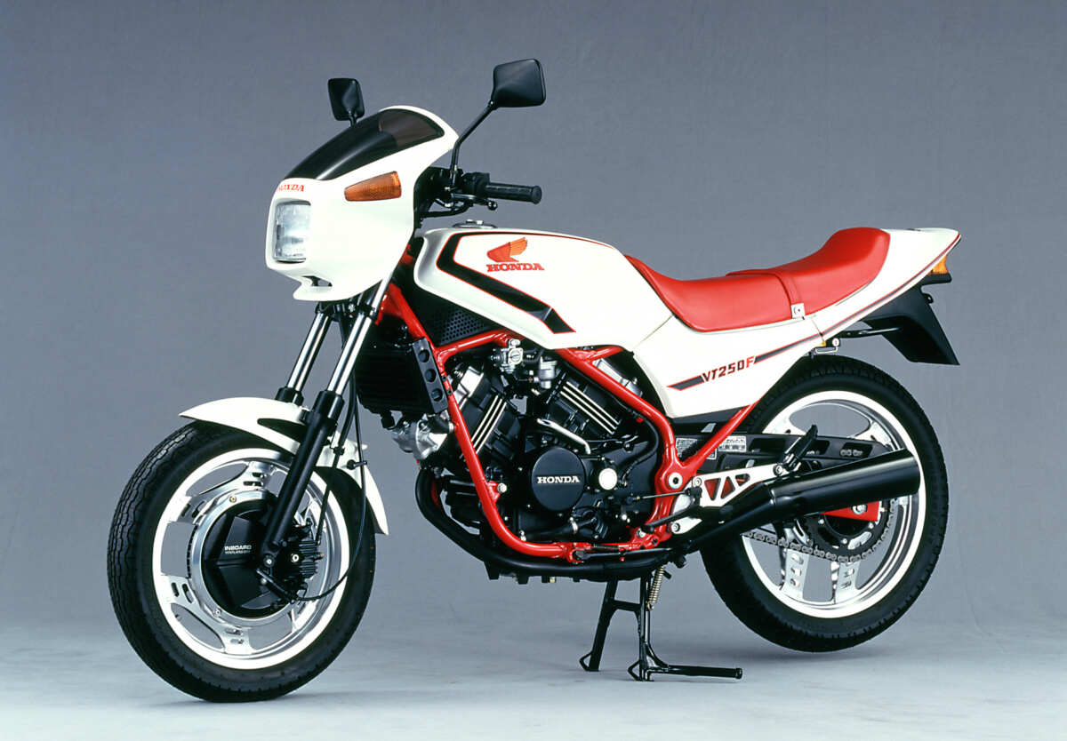 ホンダVT250F（1982年）／画像提供：ホンダモーターサイクルジャパン