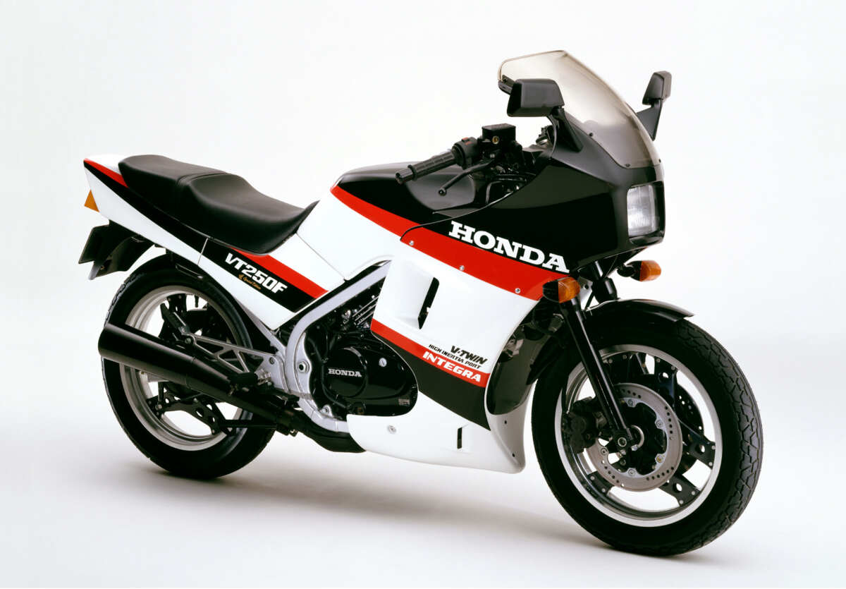 ホンダVT250F ウイングスペシャルエディション（1985年）／画像提供：ホンダモーターサイクルジャパン