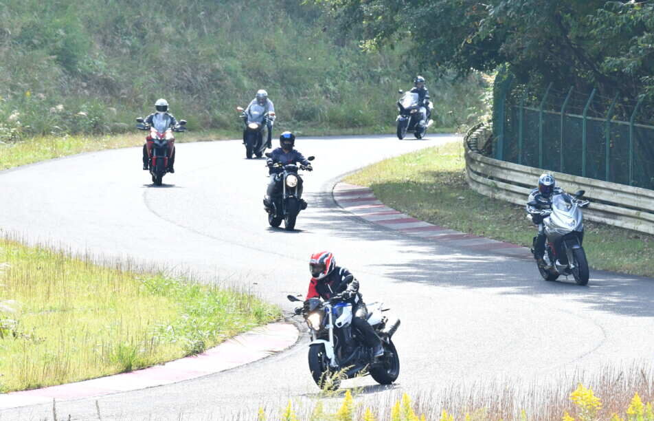 『外国車試乗会』で用意される 試乗車は、レッドバロンで販売している中古車。気に入ったらその車両を買うことだってできる。