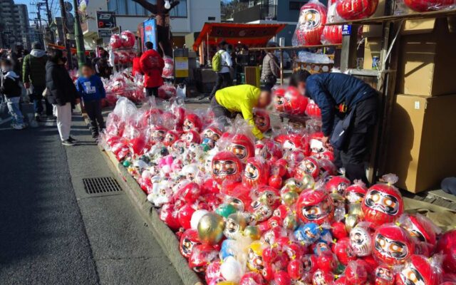 青梅だるま市