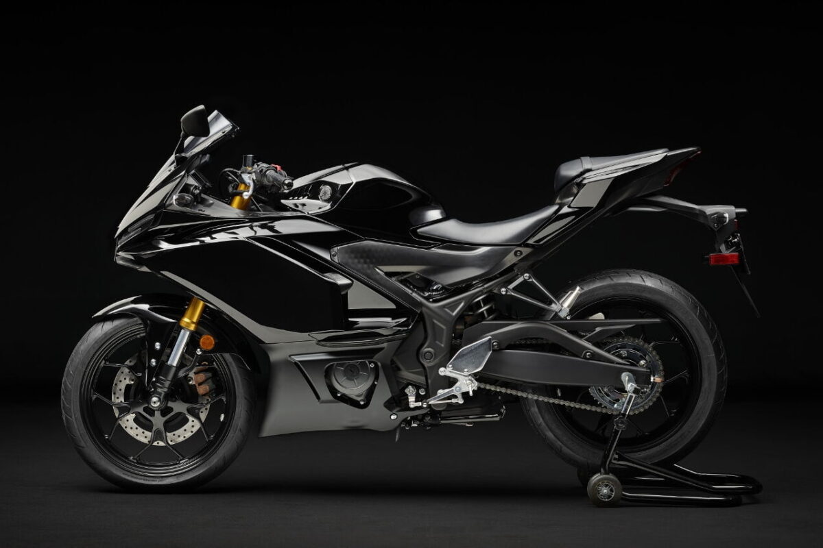 ヤマハ新型「YZF-R25」「YZF-R3」国内正式発表! アシスト&ス ヤマハ新型「YZF-R25」「YZF-R3」国内正式発表! アシスト&ス