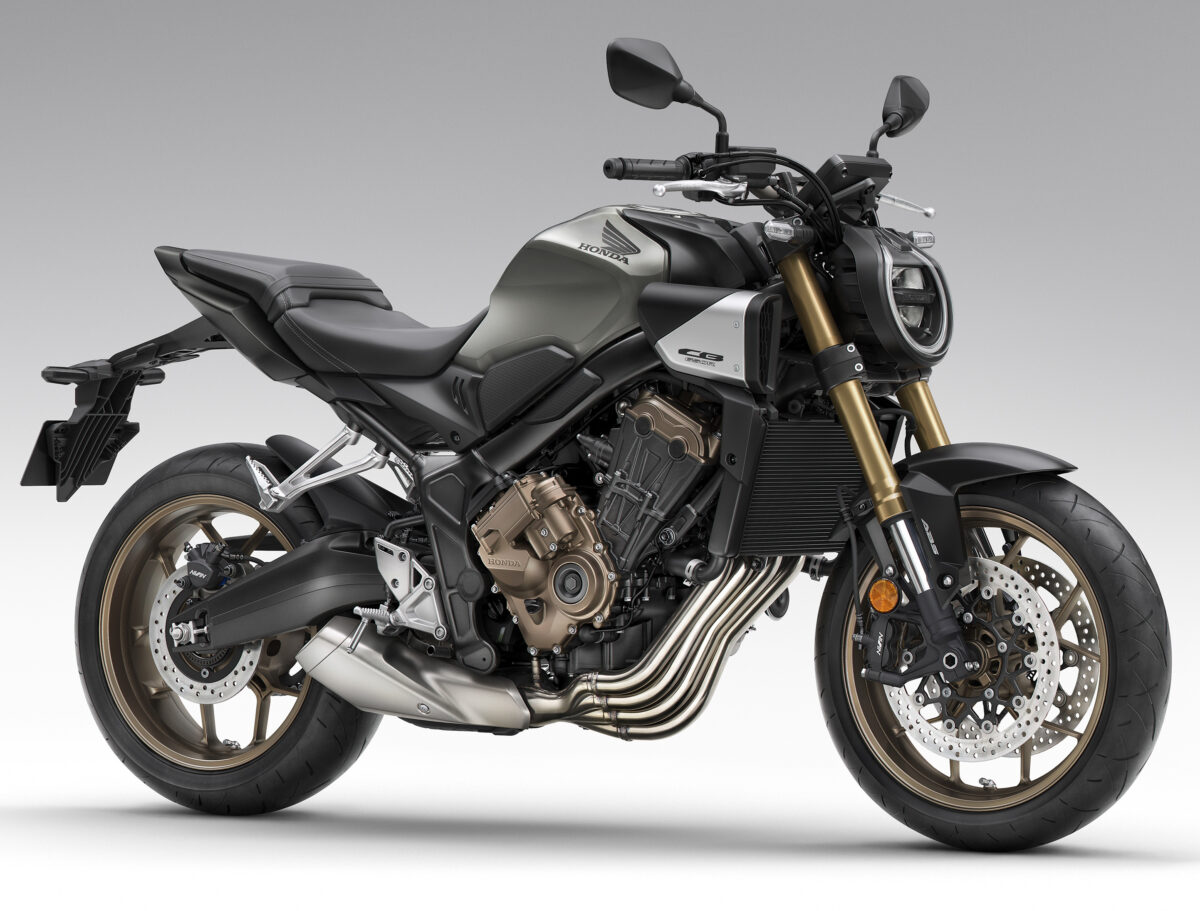 『e-クラッチ』が初搭載されたのは、2024年モデルのCB650R/CBR650Rで、『e-クラッチ』付きとなしの価格差は5万5000円。