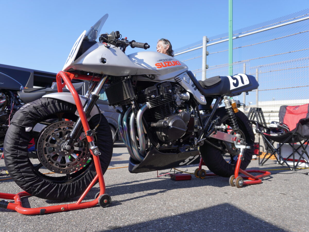 POWER BUILDER GSX1100S KATANA、モンスタークラス。