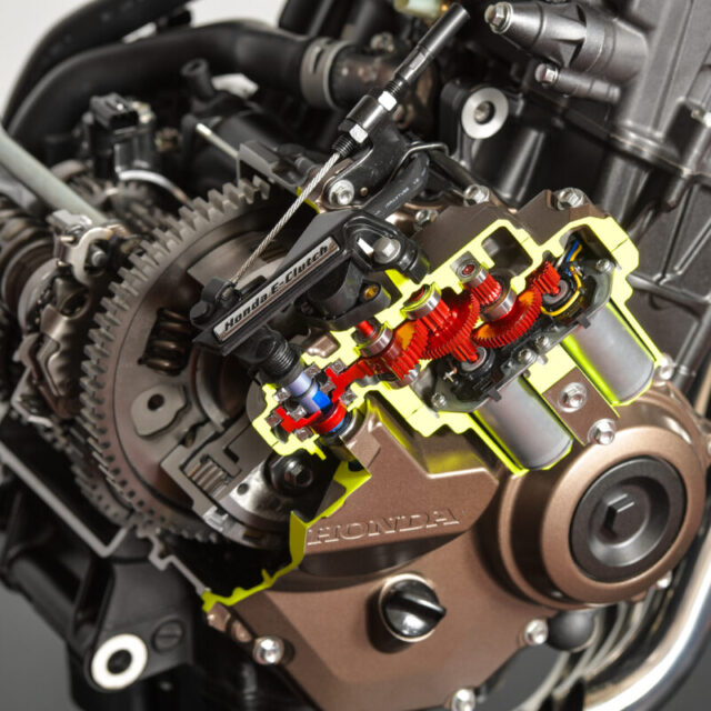 バイクのソレなにがスゴイの！？　Vol.74 『オートマチック変速機構③ E-Clutch』　～バイク専門用語をわかりやすく解説！