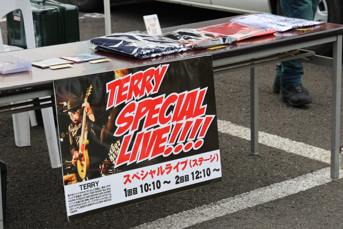 TERRYブースではTシャツなどのグッズ販売も実施