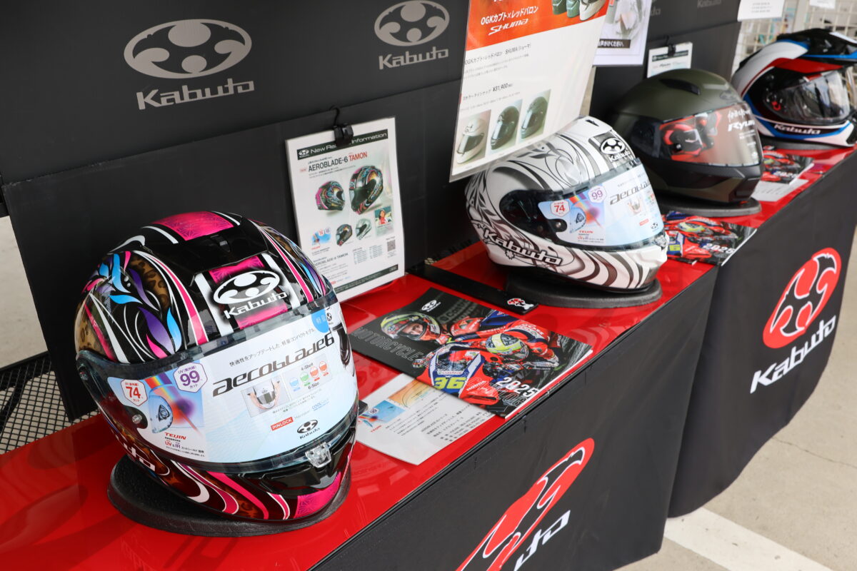 『エアロブレード６　TAMON』（左）、『F17』（中）、『RYUKI』（右）