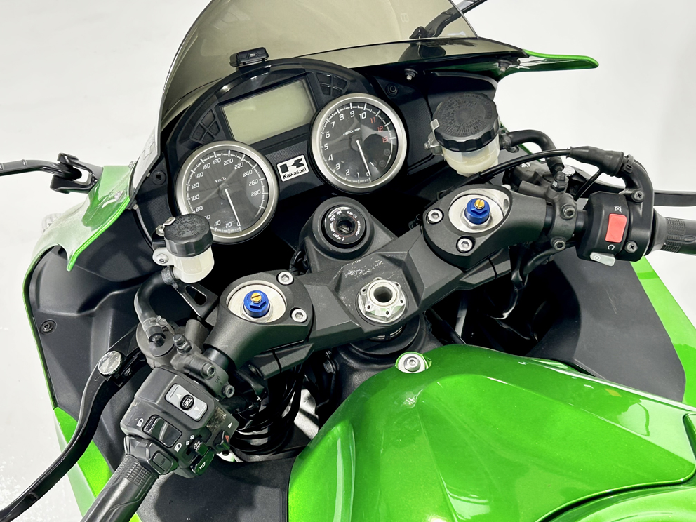 ZX-14Rコックピット