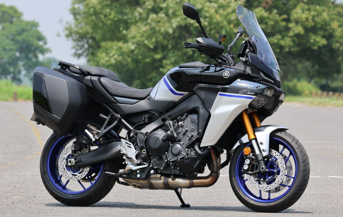 北海道への相棒はヤマハの新型トレーサー9 GT+Y-AMT。追従型のACCに、オートマチック変速のY-AMTを組み合わせてしまった超絶快速マシン。3200kmに及ぶロングランインプレッションもいずれウェブヤングマシンのヤマハマシンコーナーにて！