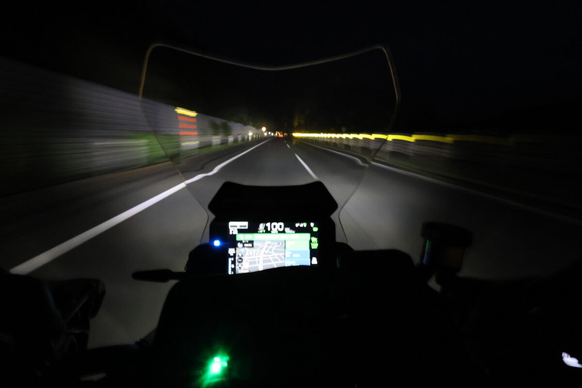 千葉の自宅から青森のフェリーターミナルは東北道経由で739km。昼間の暑さと混雑をさけて夜走りする。