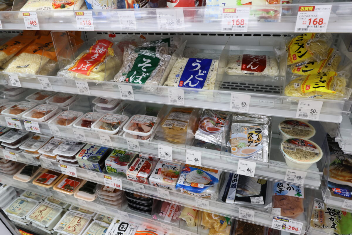生鮮食品。うどん、そば、ラーメン、酢だこやニシンの甘酢漬けまでみんなセコマ!!