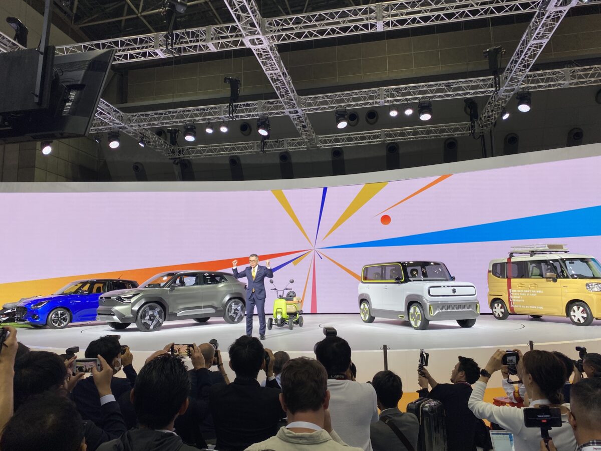前回、ジャパンモビリティショー2023でのスズキブース。撮影：青木タカオ