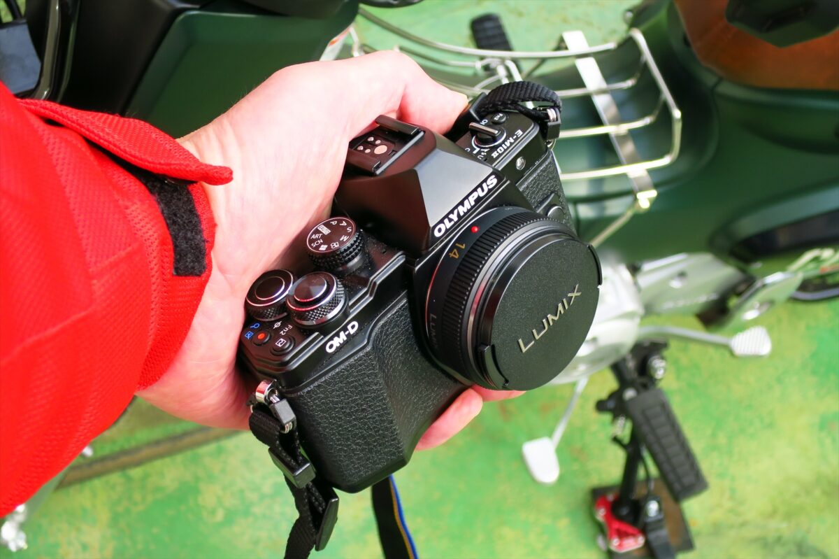 ツーリング写真をもっと手軽に楽しむために広角・単焦点の「パンケーキ