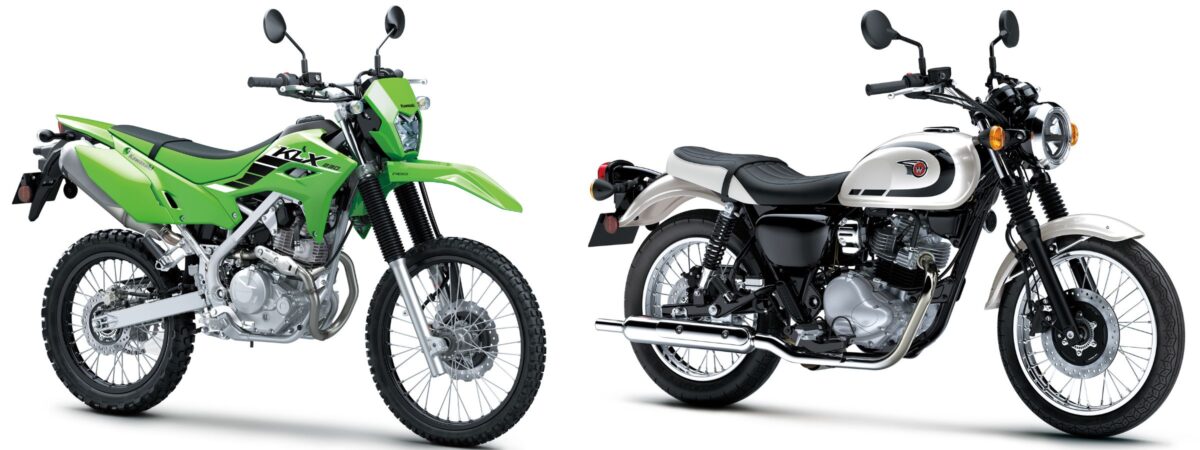 KLX230(左/2024モデル)とW230(右/2024モデル)。『トレールバイク』のエンジンをロードモデルに転用して生まれたW230。ただしクランクケースやシリンダーヘッドをはじめ、多くのパーツを新作しておりエンジンの見た目も全く違う。