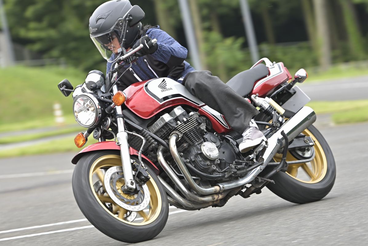 CB750 解説＆試乗インプレ】圧倒的な完成度！ しかも意外と