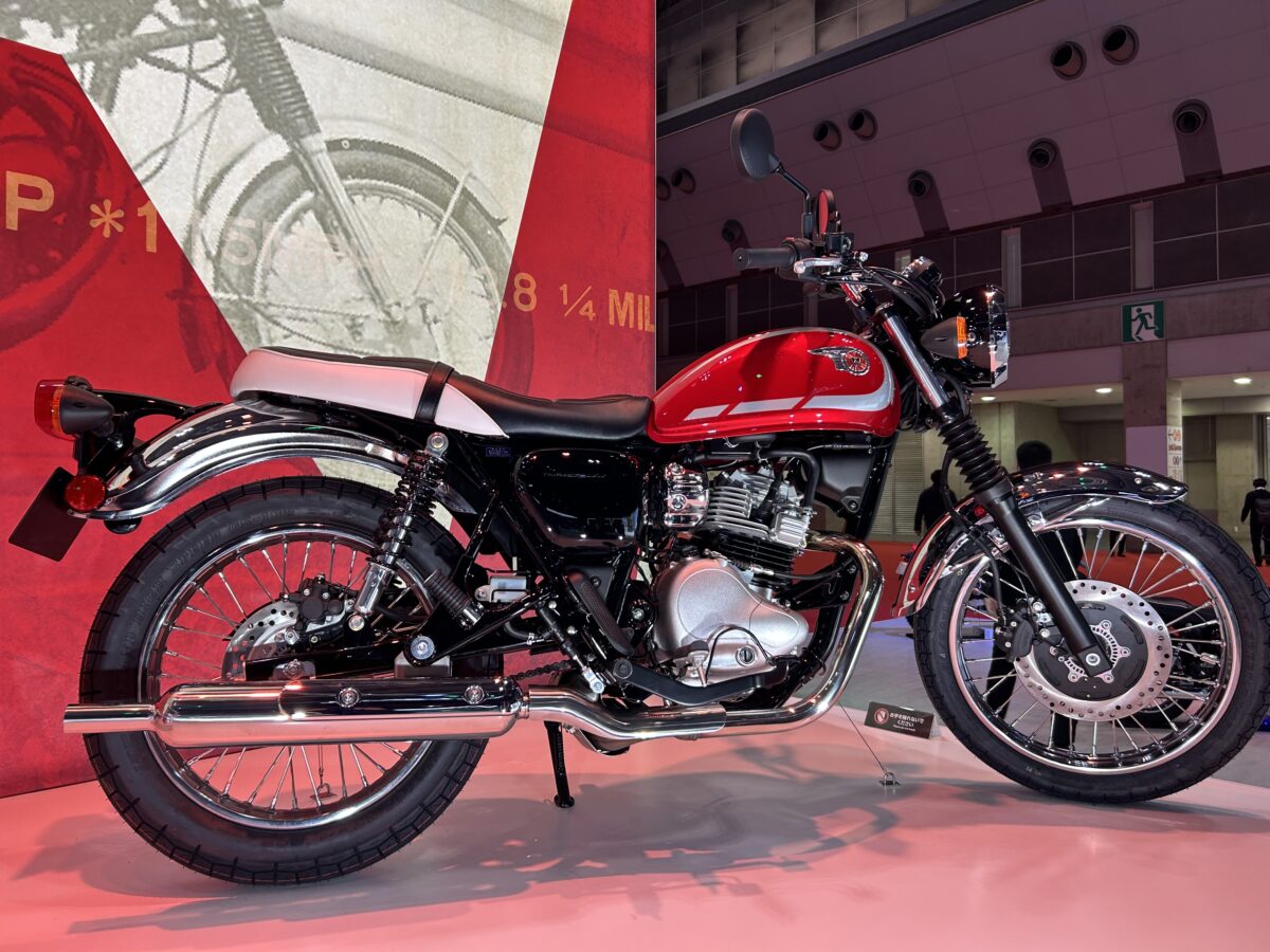 カワサキの人気モデル「W230」。