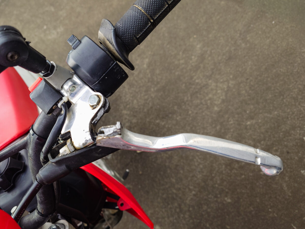 クラッチレバー Uターン