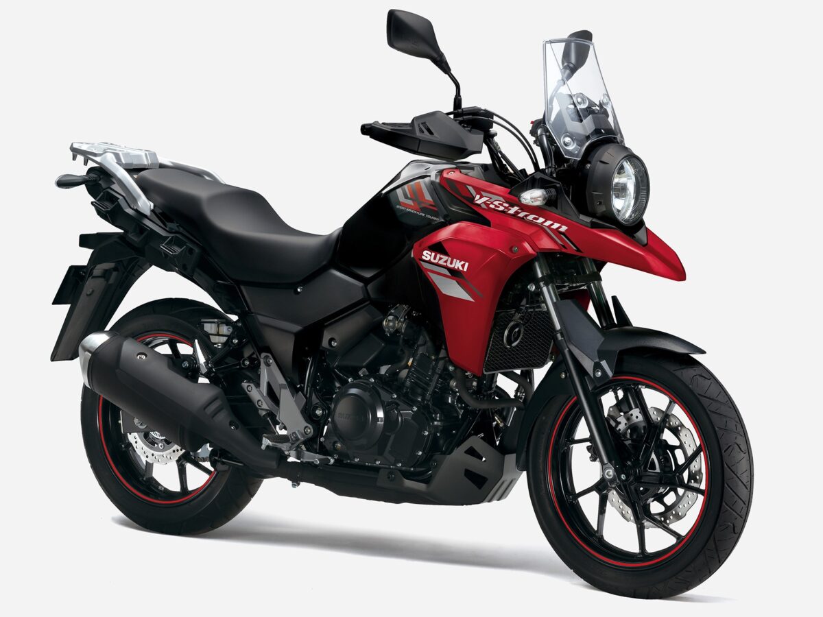 スズキで言えばVストローム250がフロント17インチの『アドベンチャーバイク』。そもそもベース車がロードスポーツバイクのためキャラクターもオンロード向きだ。