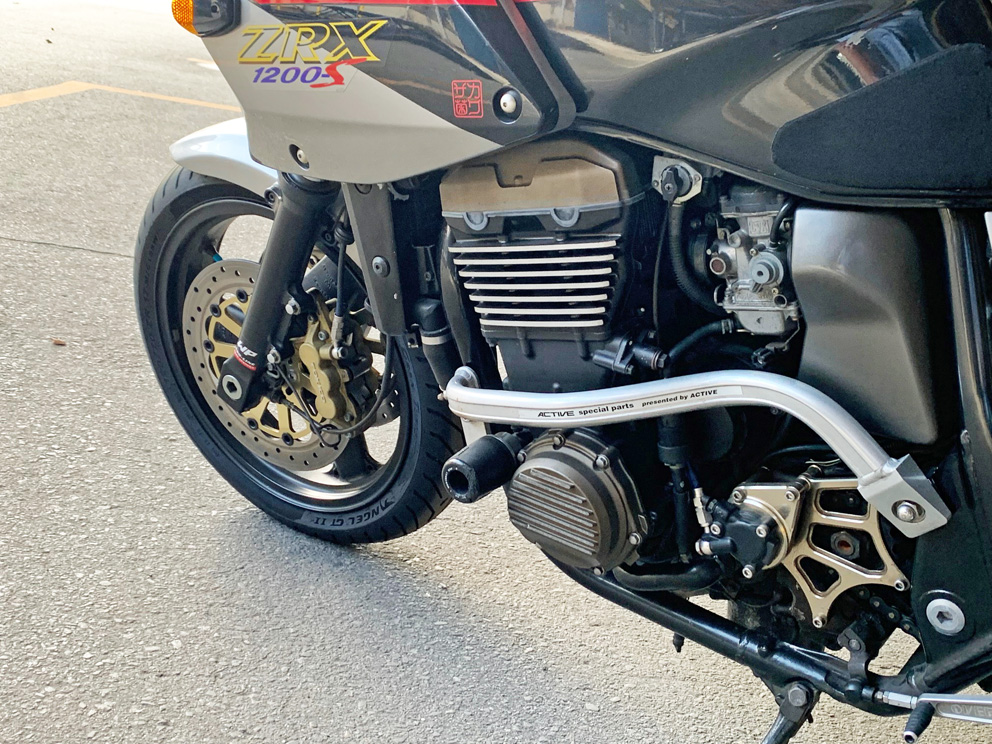 ZRX1200S_サイド