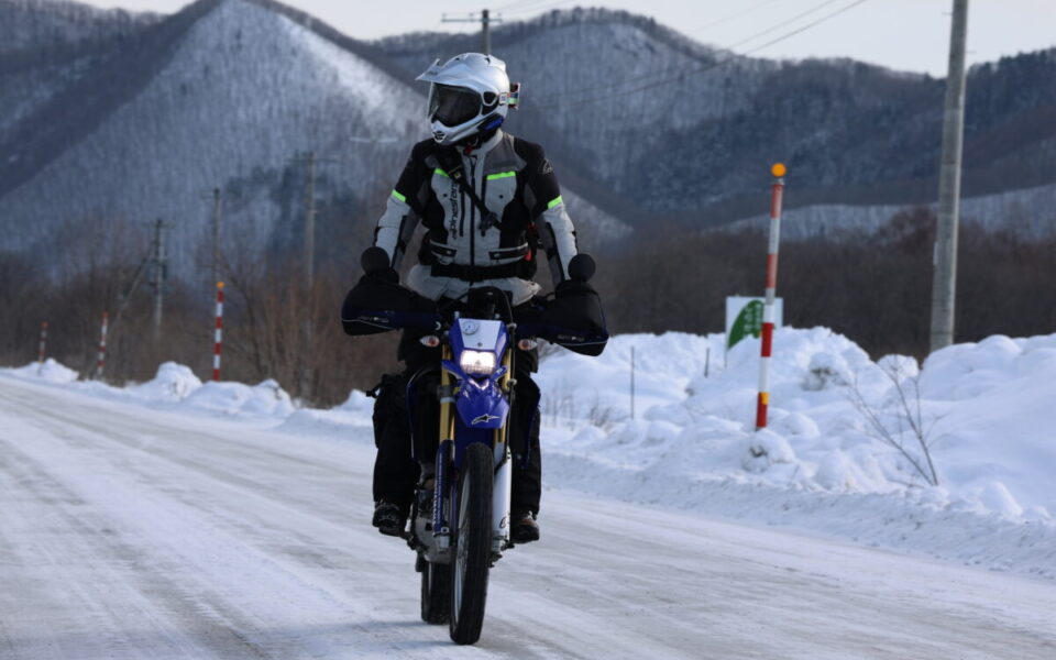 “年越し宗谷岬アタック”中の筆者。相棒はヤマハのWR250R。