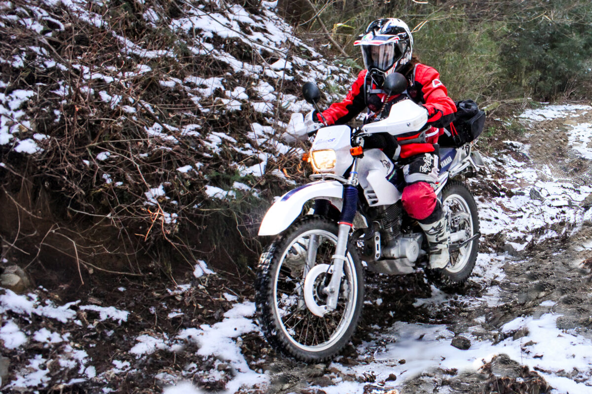 ヤマハ SEROW 雪 林道 