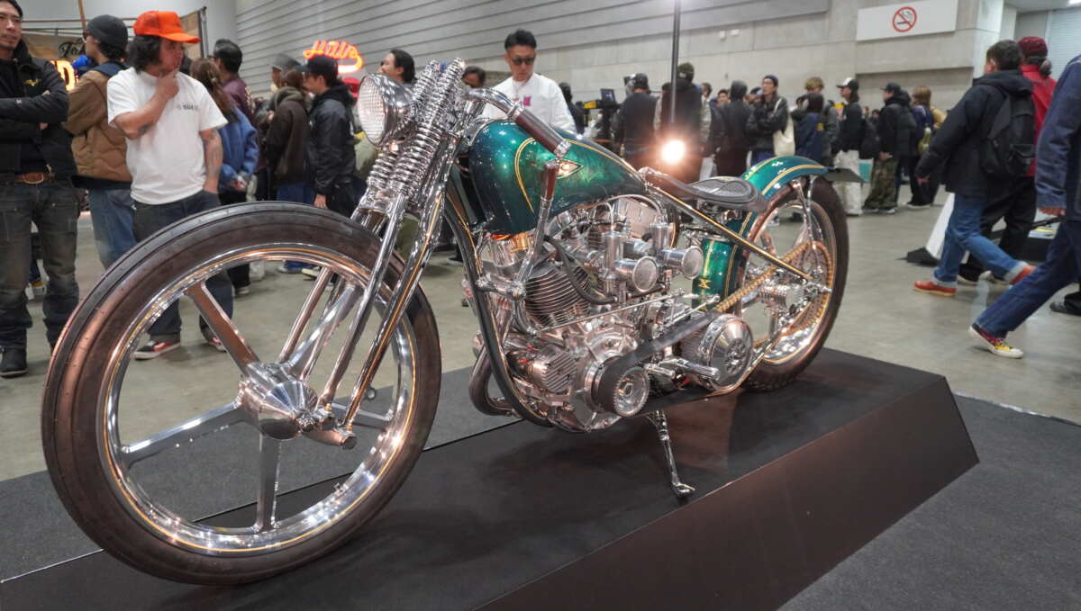 美しいリジッドフレームにハーレーダビッドソンのパンヘッドエンジンを搭載。