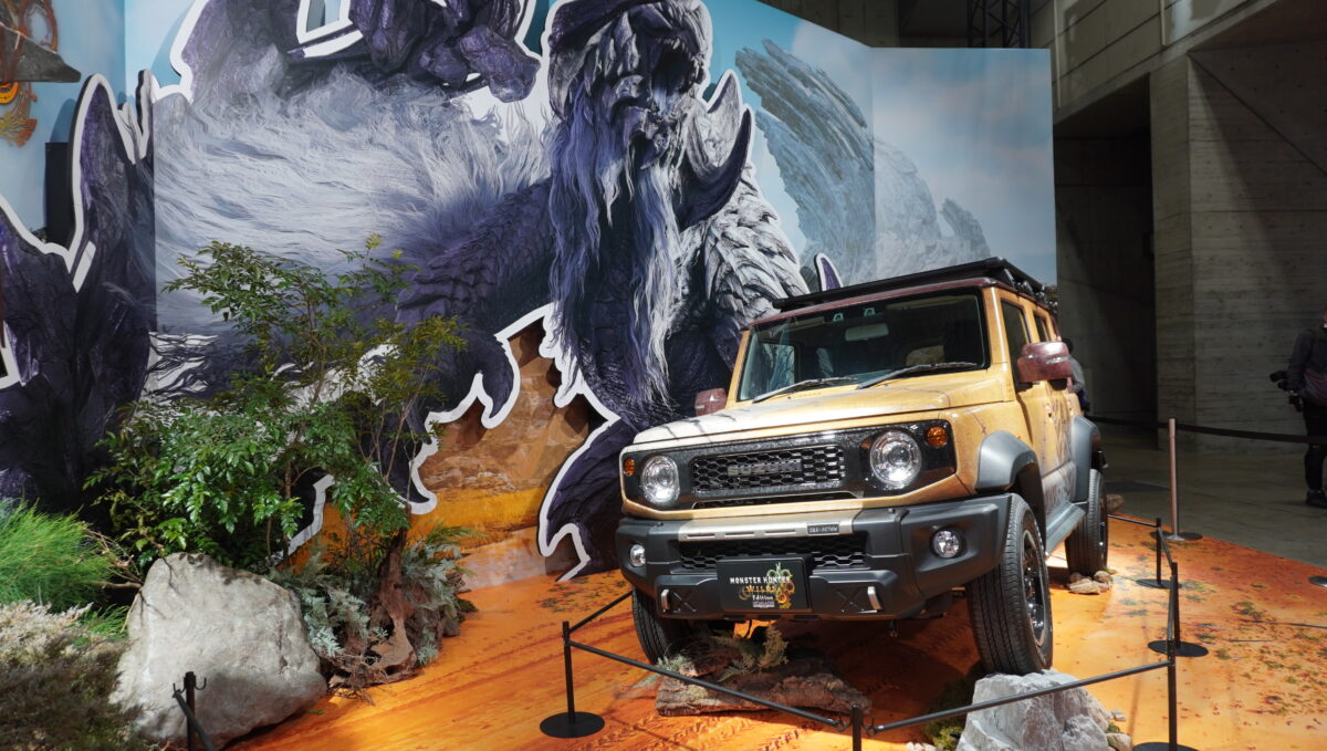 「もし、モンスターハンターの世界にSUZUKIがあったら」をテーマに、広大な砂原を駆け抜け、冒険へと飛び出すシーンをイメージした。