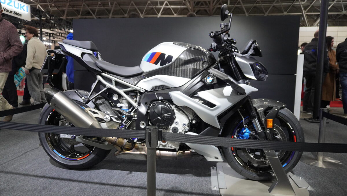 東京オートサロン2026に展示されたBMW M1000R。