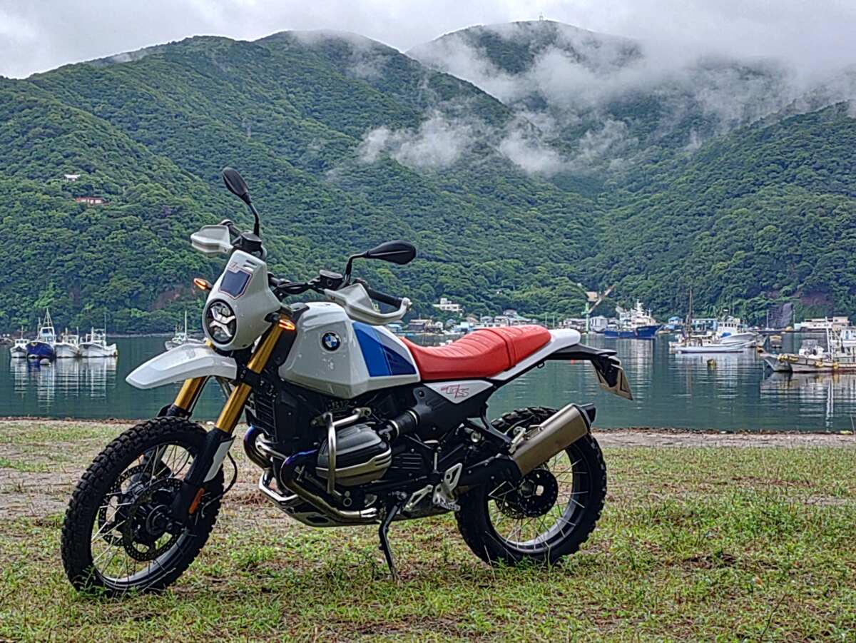 R12G/S。BMWが1980年に発売した初代R80G/Sのスタリングを現代に復活! 少々オマージュモデルの年代は新しいが、このレトロな雰囲気もスクランブラーとは言えなくもない。