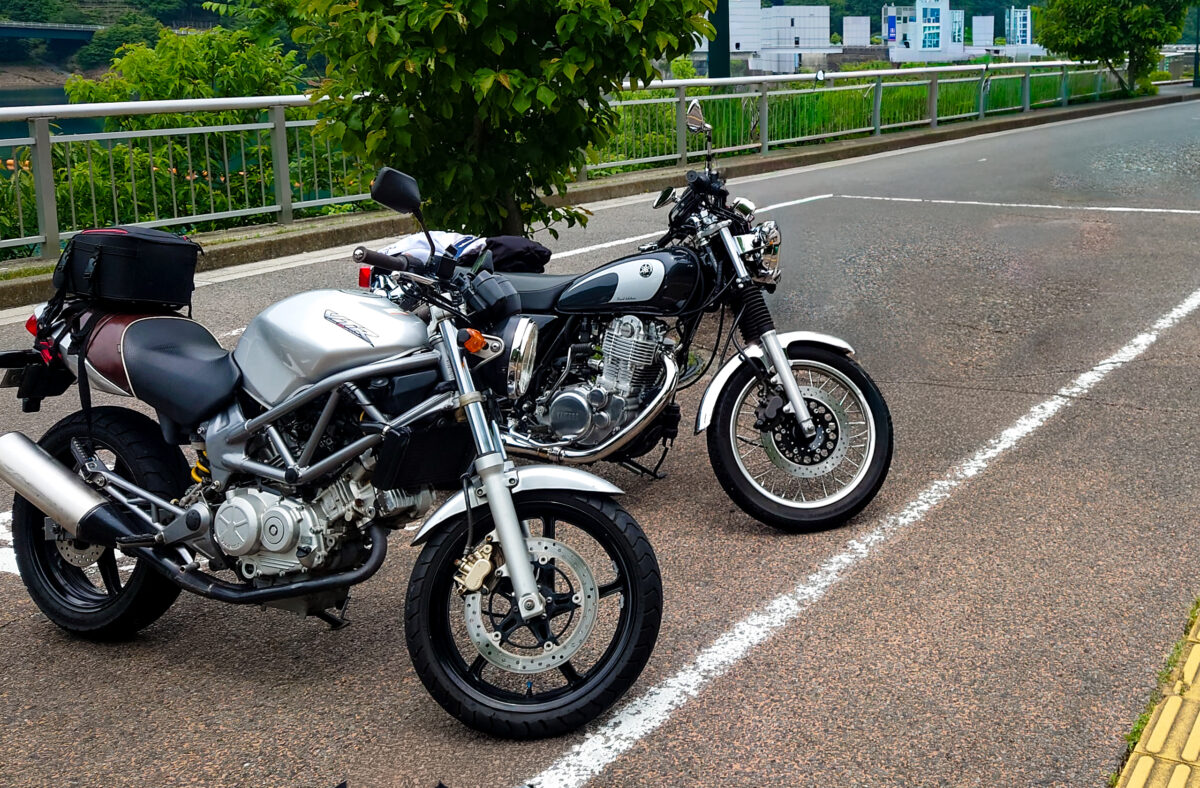 駐車方法　VTR250 SR400