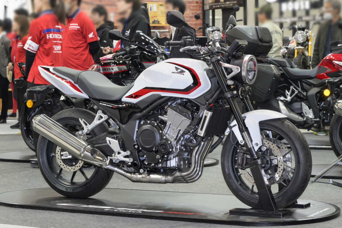 大阪モーターサイクルショー2026にて世界初公開されたホンダCB400スーパーフォア Eクラッチ コンセプト。画像提供 ホンダモーターサイクルジャパン