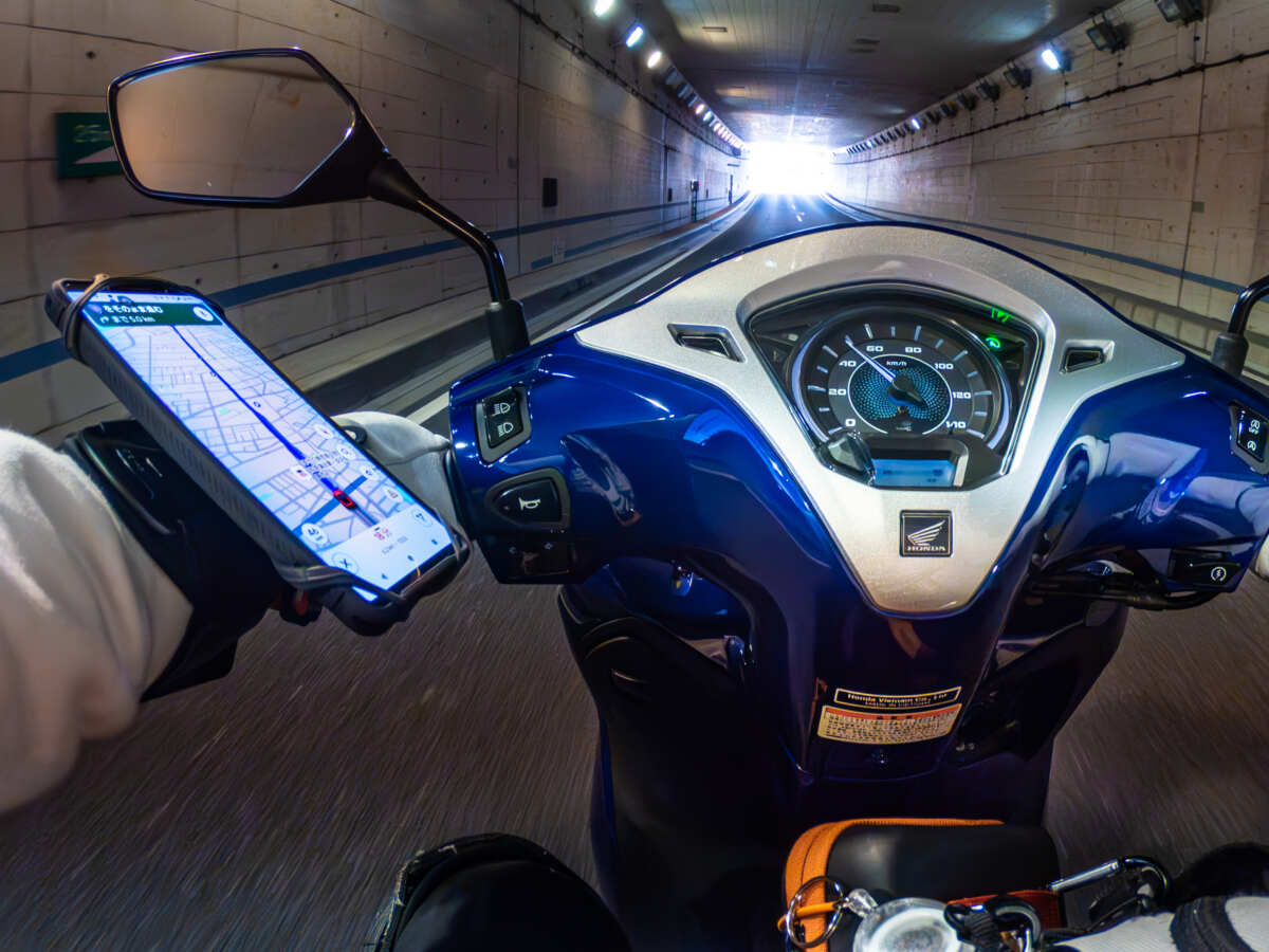 ホンダ　LEAD125　スマホホルダー