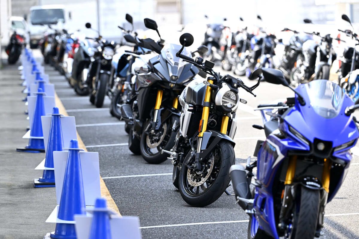 試乗車は、登場したばかりの新型車や人気者をメインに20台前後を用意。大型バイクや外国車だけでなく、ミドルクラスのマシンも用意される。