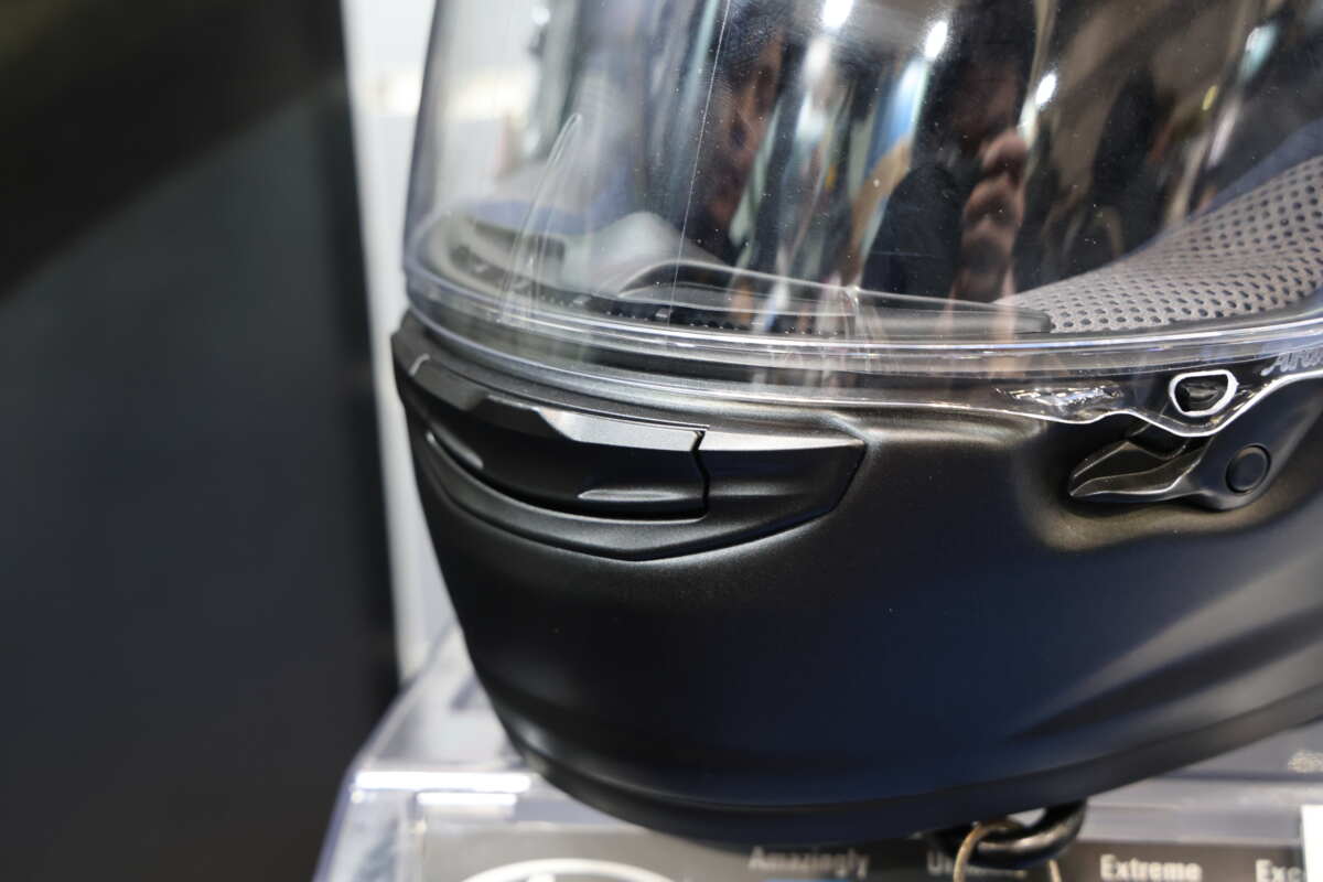 シールドは「RX-7X、「アストロ-GX」、「XD」を同じVAS-Vホルダーを採用。マウスシャッターの動きも軽い。